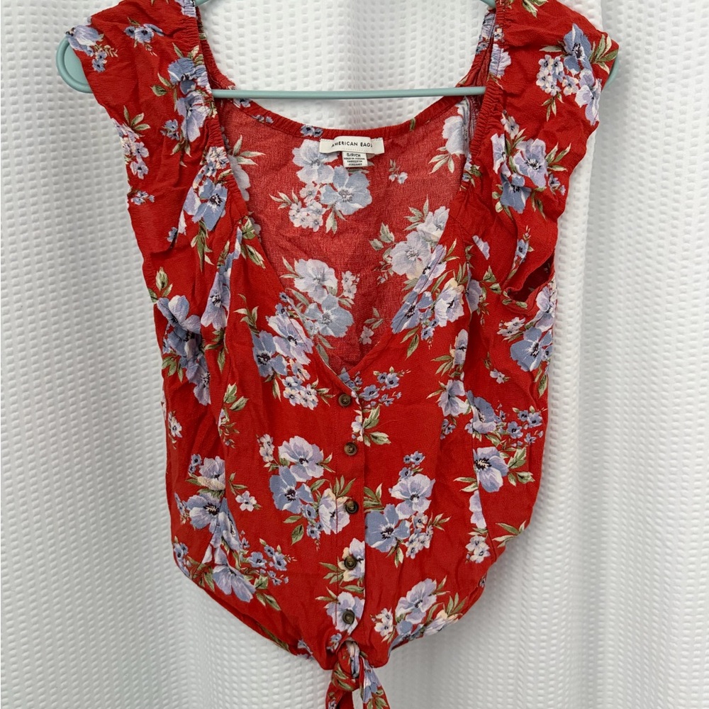 American Eagle Outfitters Red and Blue Floral Blouse
